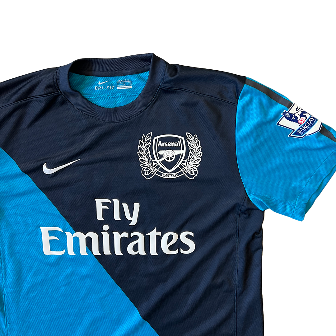 Size Large Arsenal Number 10 Van Persie Football Shirt