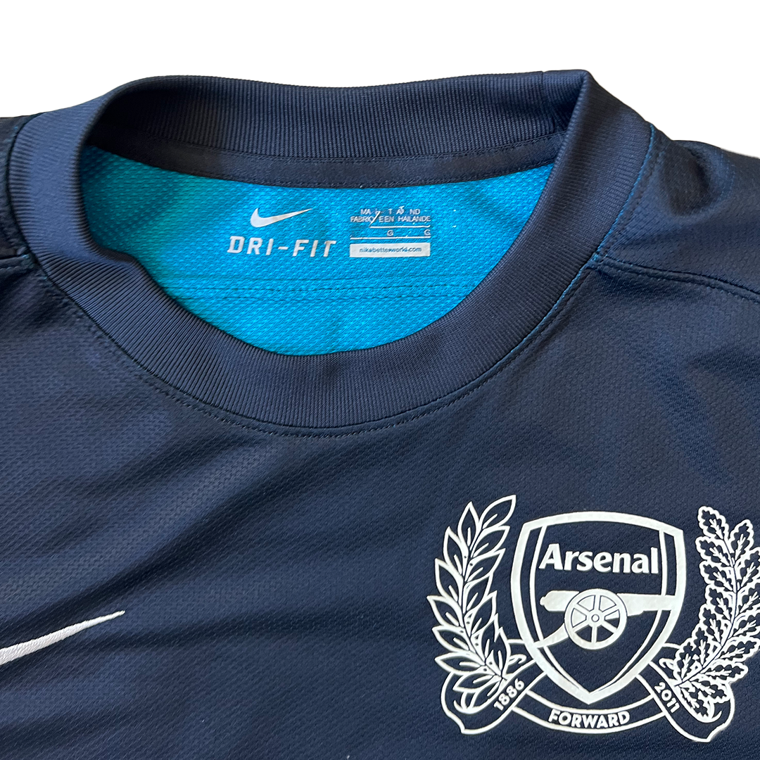 Size Large Arsenal Number 10 Van Persie Football Shirt