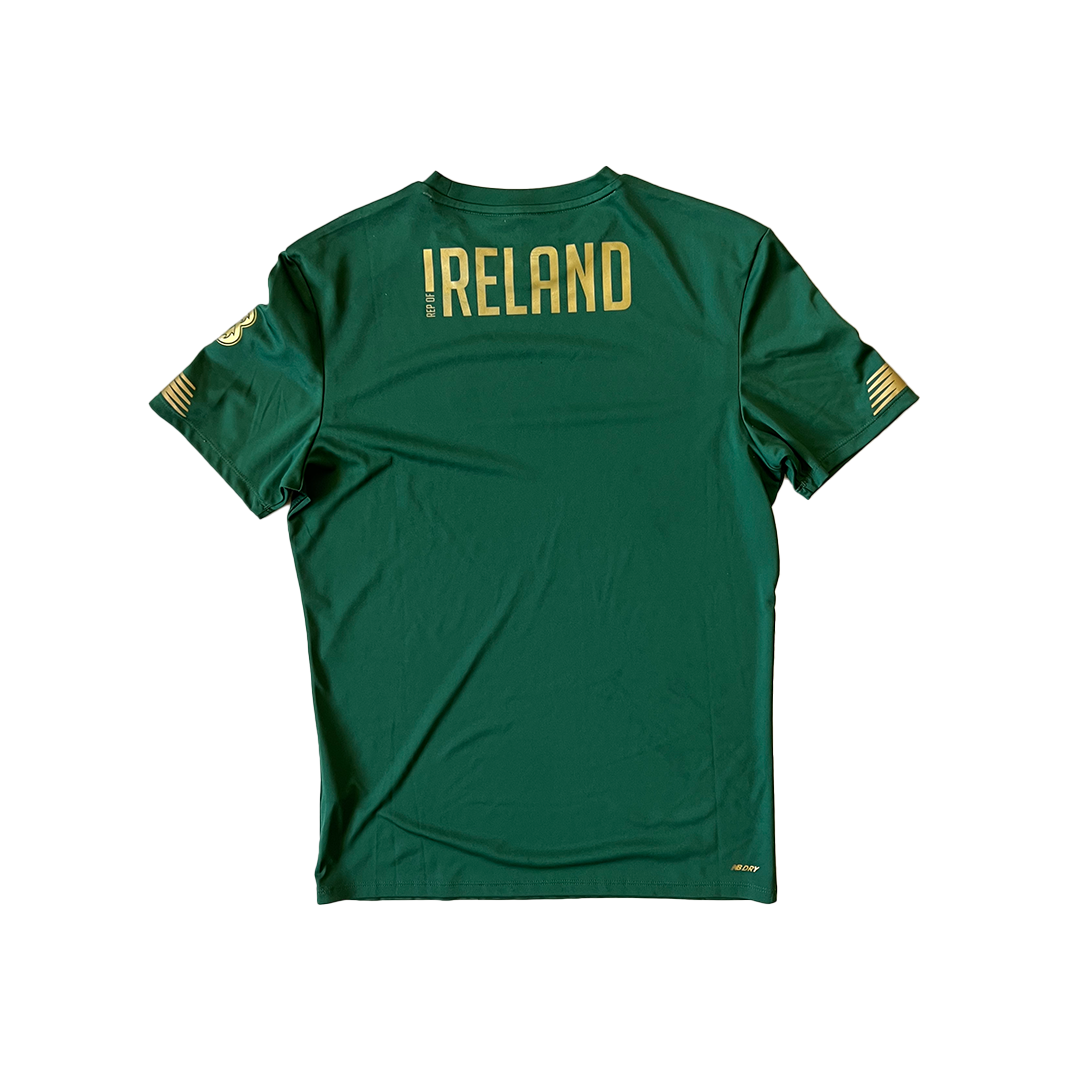 Size Small Ireland Club Football Shirt (Grade B)