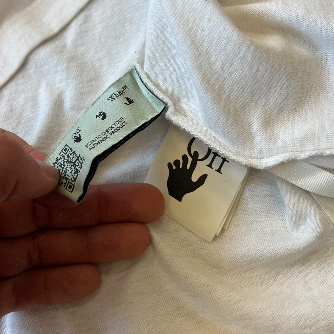 Size Large Off White Graphic T-Shirt